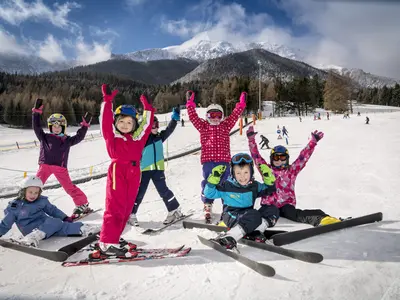 Kinderskigruppe auf der Wunderwiese © Niederösterreich Bahnen / Zwickl
