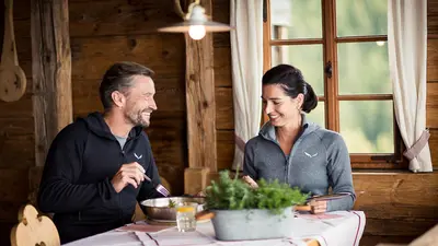 Einkehr auf einer Hütte in Meran 2000