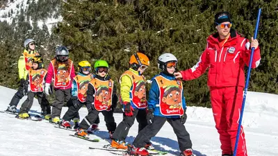 Kinderskikurs mit Lehrer