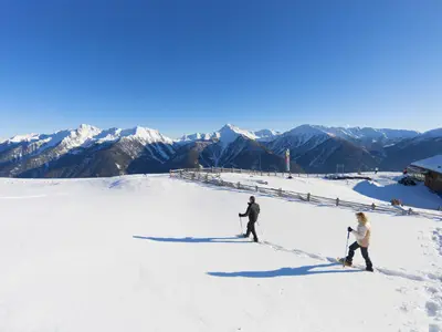 Schneeschuhwanderer auf der Schwemmalm © MGM/Frieder Blickle