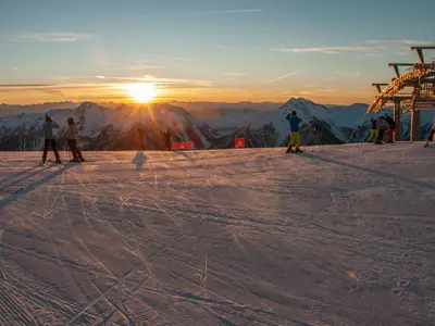 Sonnenaufgang über dem Skigebiet Schwemmalm © Schwemmalm / Oswald Breitenberger