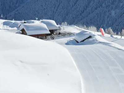 Tief verschneites Skigebiet Schwemmalm © Oswald Breitenberger TV Ultental