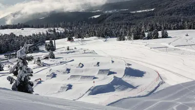 Luftaufnahme des Snowparks