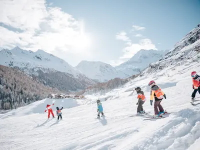 Skikurse für Kinder im Skigebiet Pfelders © Benjamin Pfitscher