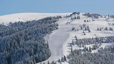 Abfahrt im Skigebiet Folgaria