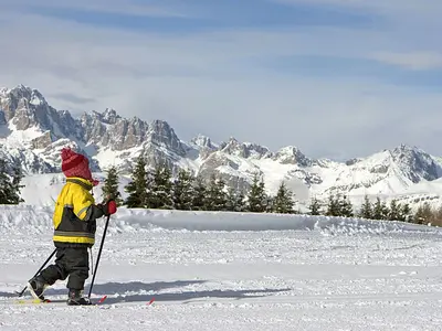 Ein Kind beim Langlaufen im Trentino © APT Trento, Monte Bondone, Valle dei Laghi / M. Montibeller