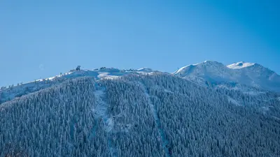 Blick auf einen Berg im Skigebiet La Thuile