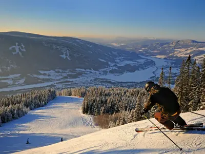 Skifahrer im Skigebiet Hafjell © Hafjell Alpinsenter