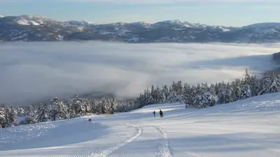 Blick von den Pisten im Skigebiet Vradal Skicenter