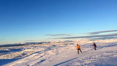 Langläufer im Skigebiet Skeikampen