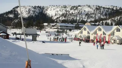 Blick auf die Talstation im Skigebiet Gautefall Alpine Centre