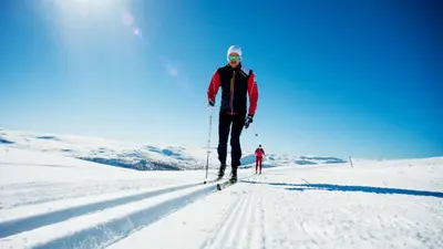 Langläufer im Skigebiet Hovden