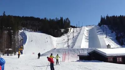 Blick auf die Superpipe im Skigebiet Tryvann Vinterpark
