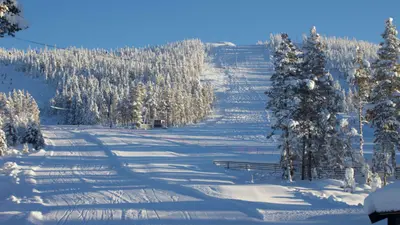 Blick auf Pisten im Skigebiet Nesbyen