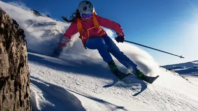Skifahrerin bei der Abfahrt