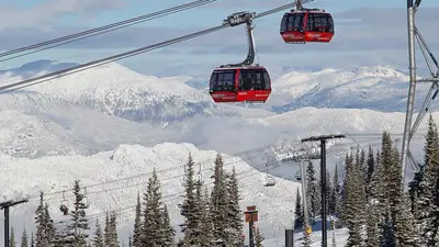 Die Peak2Peak Seilbahn führt über das Fitzsimmons Valley