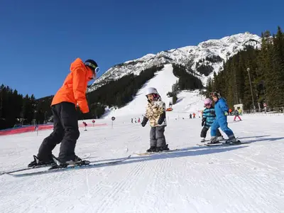 Skifahren lernen im Skigebiet Norquay im Skigebiet Banff © Mt. Norquay Banff