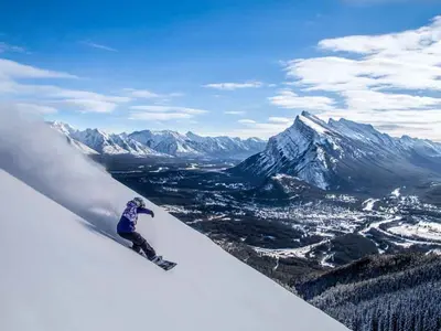 Snowboarden im Skigebiet Norquay im Skigebiet Banff © Mt. Norquay Banff