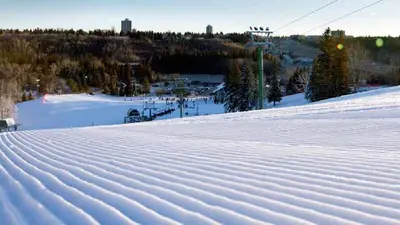 Frisch präparierte Piste in Snow Valley