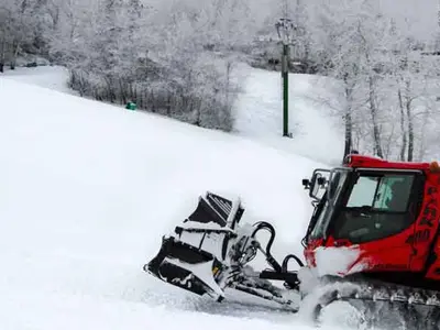 Pistenbully bei der Arbeit im Skigebiet Snow Valley © Snow Valley Ski Club