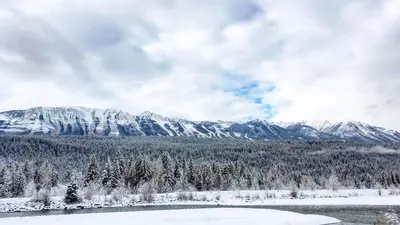 Panoramablick vom Skigebiet Kicking Horse