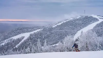 Skifahrer im Skigebiet Mont-Tremblant