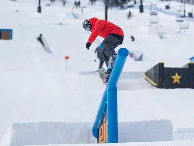 Features in einem der Snowparks im Blue Mountain Skigebiet © bluemountain.ca