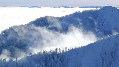 Blick auf die Berge des Red Mountain Resorts