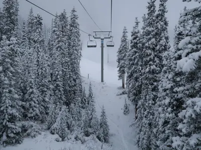 Sessellift im Skigebiet Nakiska © Sophia Gould