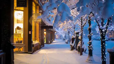 Tiefverschneiter Ort von Aspen / Snowmass