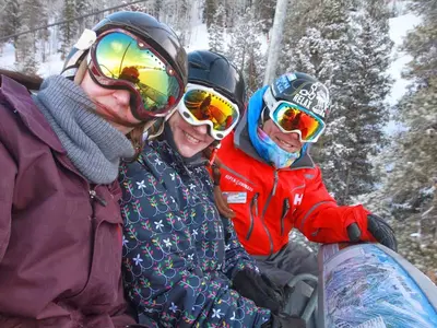 Aufstieg mit dem Sessellift in Aspen Highland © Aspen Skiing company