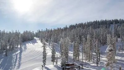 Blick auf die Pisten von Northstar