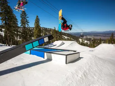 Snowboarder in Northstar © Northstar California Resort