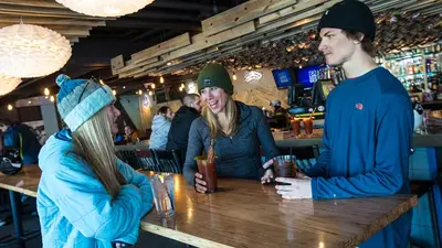 Pause in der 6th Alley Bar & Grill