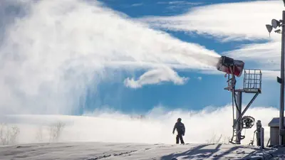 Schneekanone im Einsatz