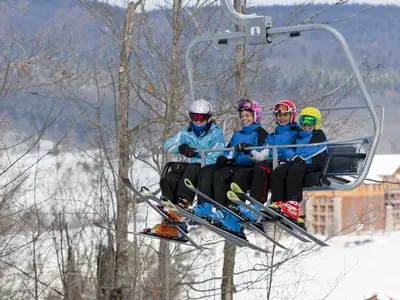 Aufstieg mit dem Sessellift © Greek Peak Mountain Resort