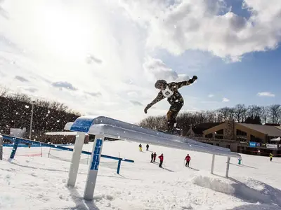 Snowboarder am Montage Mountain © Montage Mountain