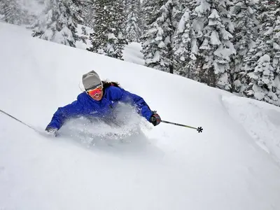 Abfahrt im Tiefschnee © Homewood Mountain Resort