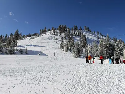 Blick auf die Pisten  © China Peak Mountain Resort