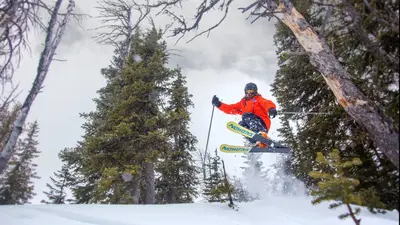 Sprung mit den Skiern