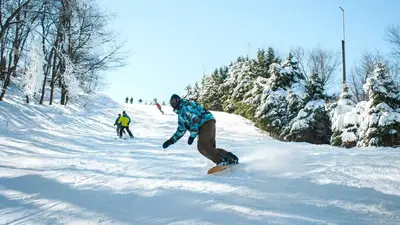 Snowboarder in Seven Springs