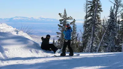 Snowboarder im Skigebiet Red Lodge
