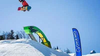 Snowboarding in Okemo