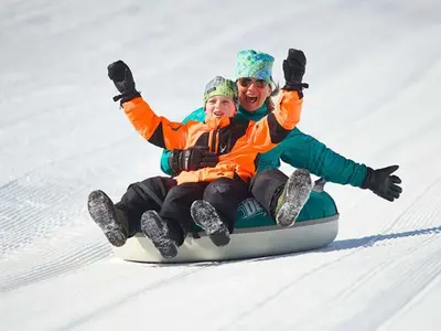 Abfahrt auf der Tubing Bahn © Okemo Mountain Resort
