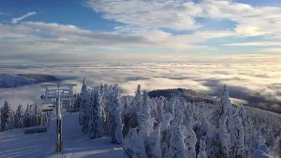 Blick über das Skigebiet 49 Degrees North