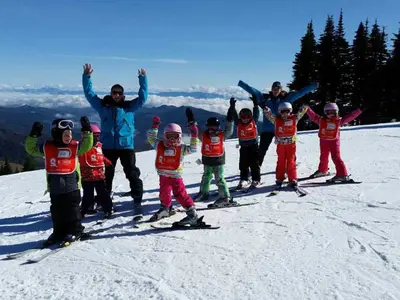 Viel Spaß für kleine Skianfänger in der Skischule © Mt. Spokane Park