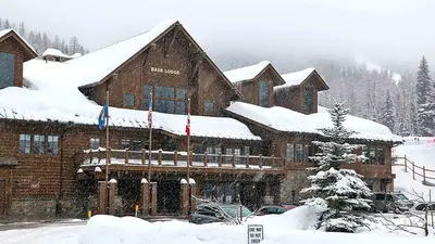 Blick auf die Talstation des Whitefish Mountain Resorts