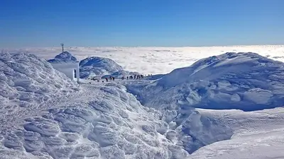 Blick auf den Gipfel des Mt Bachelor und das umliegende Bergpanorama