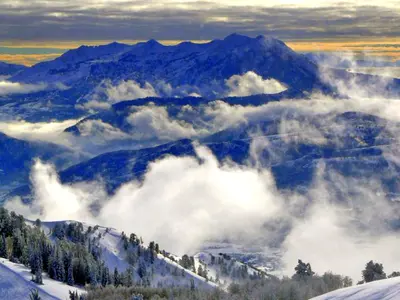 Blick vom Powder Mountain ins Tal und auf die umliegenden Berge © Powder Mountain