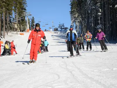 Skifahrer im Skigebiet Lipno Kramolin © LIPNO SERVIS s.r.o. 
